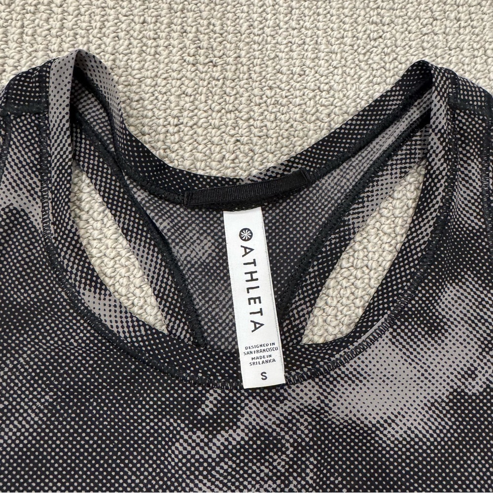 Athleta Ultimate Train Tank - Picture 3 of 3